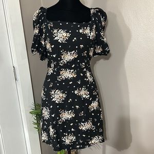 LULU’S Isn't it Lovely Black Floral Print Puff Sleeve Mini Dress women’s Medium